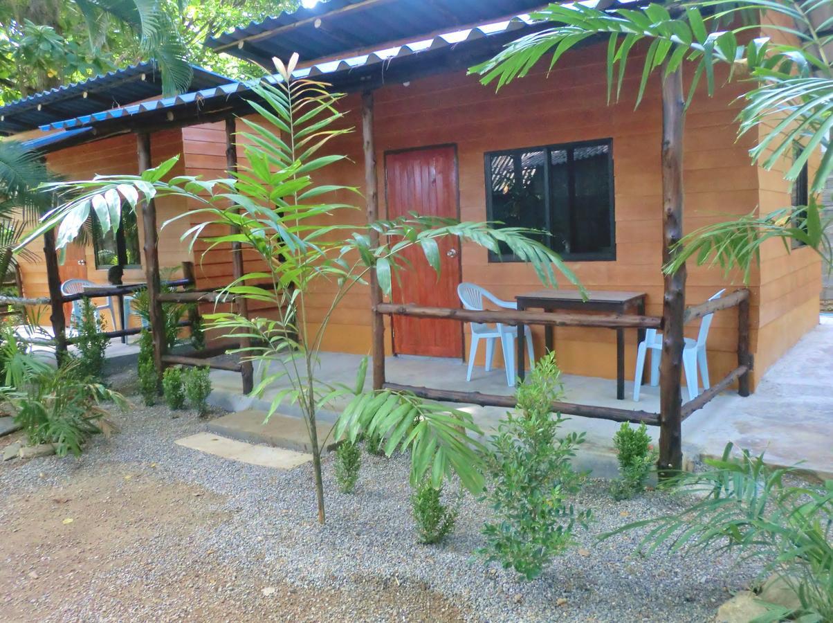 Hans Strand Bungalows เกาะลันตา ภายนอก รูปภาพ